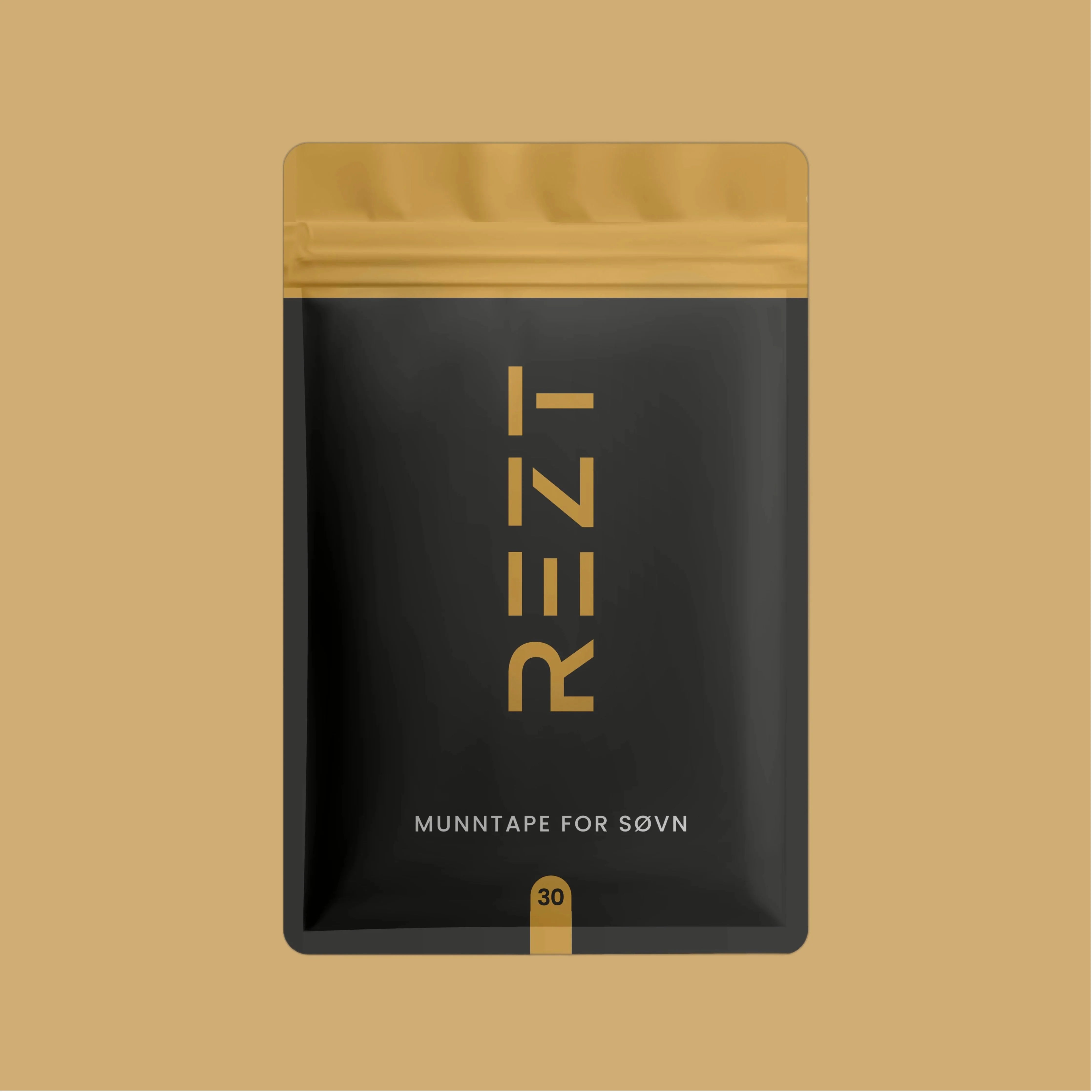 En minimalistisk designet pakning av REZT munntape for søvn. Pakningen er i svart med gullfarget tekst og detaljer, og står mot en ensfarget varm beige bakgrunn. Teksten angir at det er 30 stykker i pakningen.